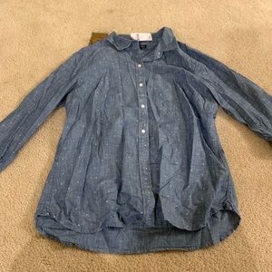 Gap chambray button down shirt, size M, NWT